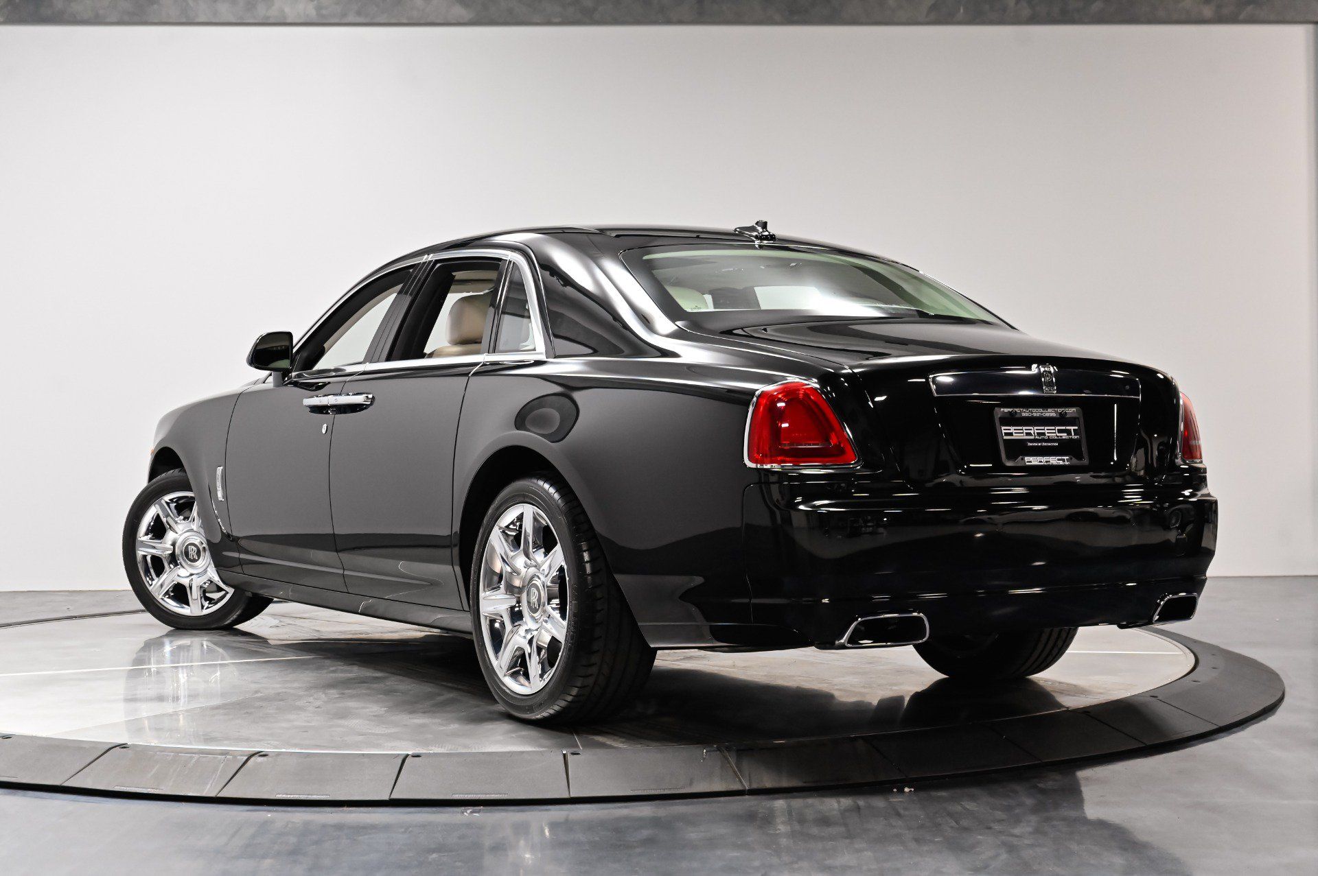Used 2012 Rolls-Royce Ghost RWD image 63