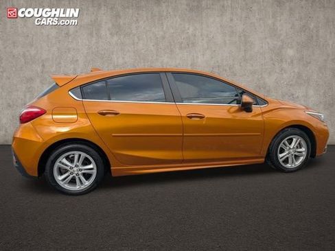 Used 2017 Chevrolet Cruze LT w/ Sun And Sound Package image 8