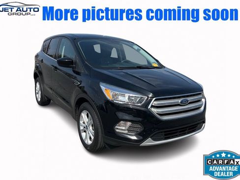 Used 2017 Ford Escape SE image 1