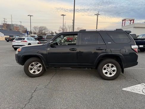 Used 2021 Toyota 4Runner SR5 image 4