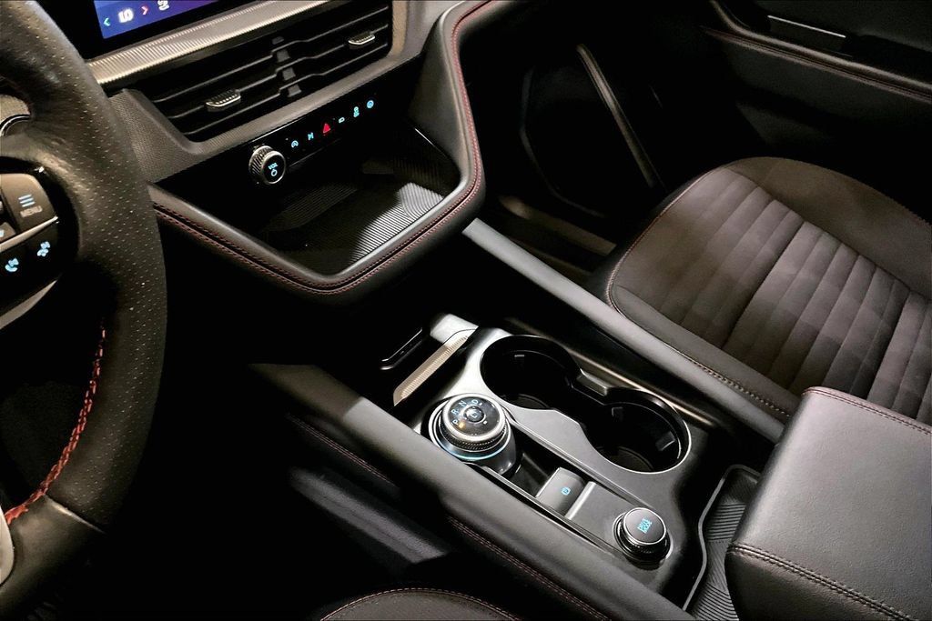 Certified 2025 Ford Explorer ST-Line AWD/4WD image 31
