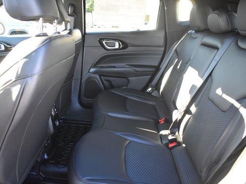 New 2026 Jeep Compass Latitude image 14