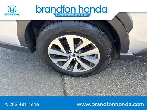 Used 2025 Subaru Outback AWD/4WD image 33