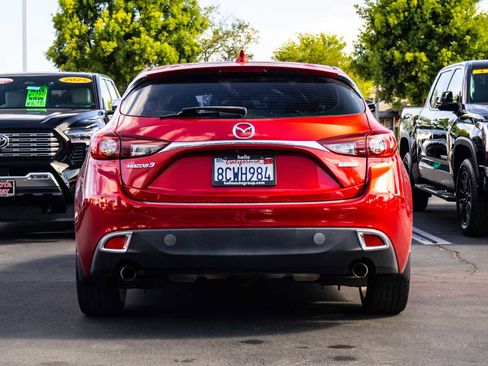 Used 2015 MAZDA MAZDA3 i Touring w/ Technology Package FWD image 5
