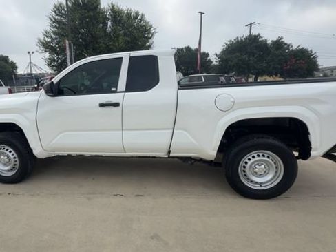 Used 2025 Toyota Tacoma SR RWD image 5