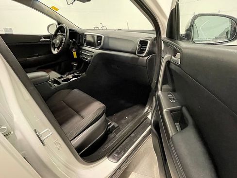 Used 2020 Kia Sportage LX image 24