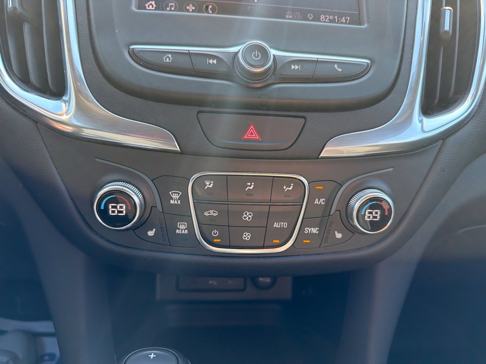 Used 2021 Chevrolet Equinox LT FWD image 15