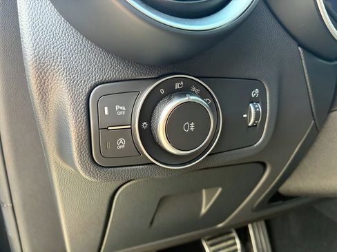 Used 2023 Alfa Romeo Stelvio Ti AWD/4WD image 16