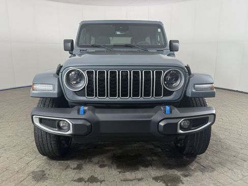 Used 2024 Jeep Wrangler Unlimited Sahara w/ Technology Group AWD/4WD image 2