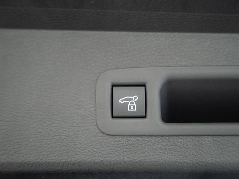 New 2026 Toyota Sienna Platinum AWD/4WD image 11