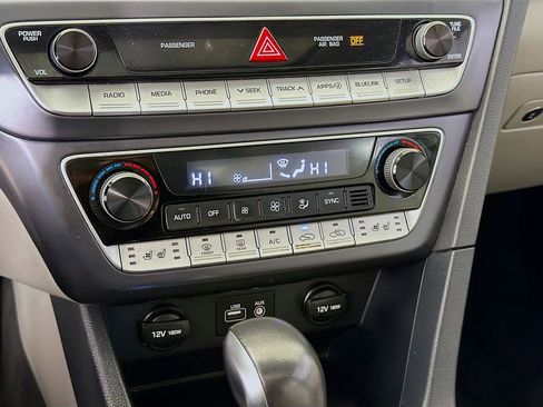 Used 2018 Hyundai Sonata Limited image 19