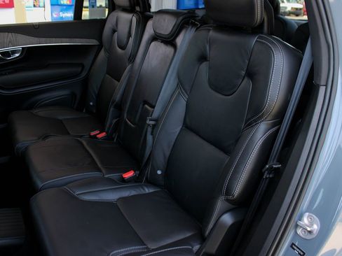 Used 2023 Volvo XC90 T8 Ultimate w/ Protection Package Premier AWD/4WD image 18