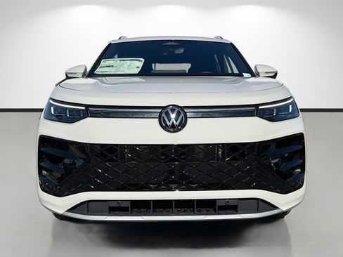 New 2026 Volkswagen Tiguan SEL R-Line AWD/4WD image 8