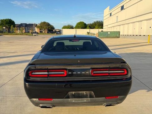 Used 2017 Dodge Challenger SXT Plus RWD image 8