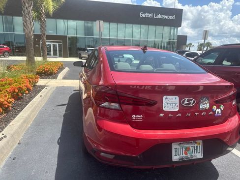 Used 2020 Hyundai Elantra SEL w/ Cargo Package (C1) FWD image 7
