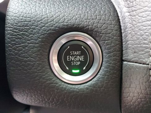 Used 2022 GMC Yukon Denali image 24