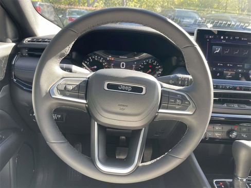 New 2026 Jeep Compass Latitude image 34