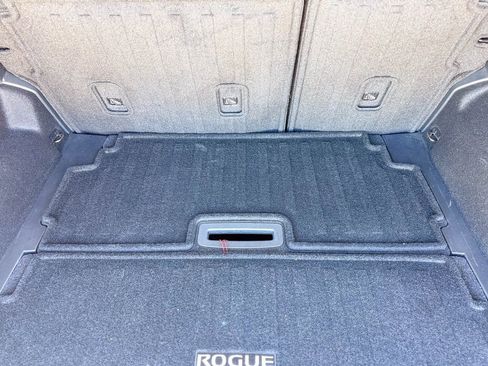 Used 2023 Nissan Rogue SL image 11