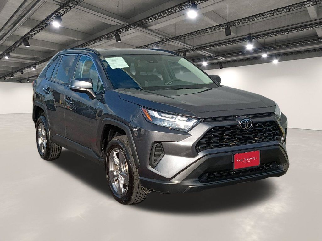 Used 2025 Toyota RAV4 XLE FWD image 2