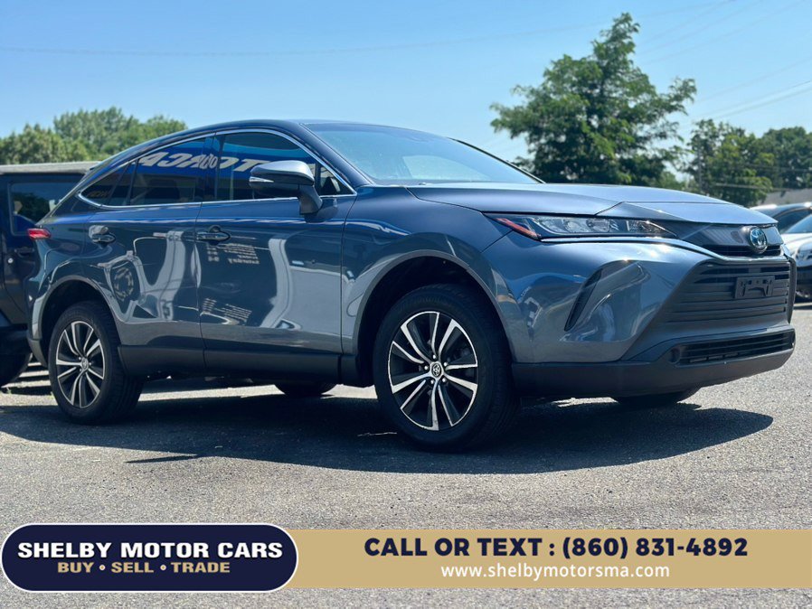 Used 2022 Toyota Venza LE AWD/4WD image 3