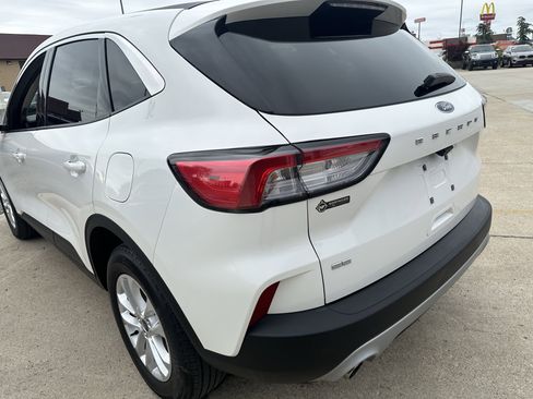 Used 2022 Ford Escape SE FWD image 6