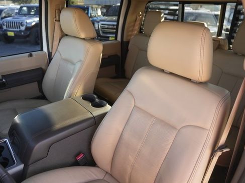 Used 2011 Ford F250 Lariat w/ Lariat Interior Pkg image 10