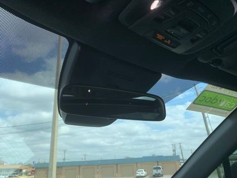 Used 2024 Toyota Corolla Cross AWD Hybrid w/ Moonroof Package image 21