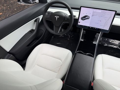 Used 2020 Tesla Model 3 Long Range image 41