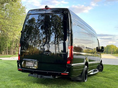Used 2024 Mercedes-Benz Sprinter 3500 image 39