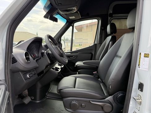 New 2025 Mercedes-Benz Sprinter 2500 image 15