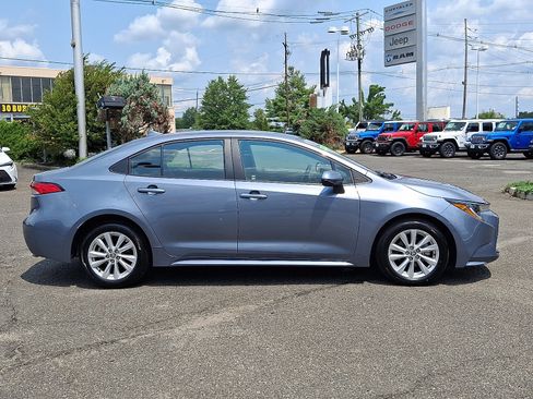 Used 2025 Toyota Corolla LE FWD image 8