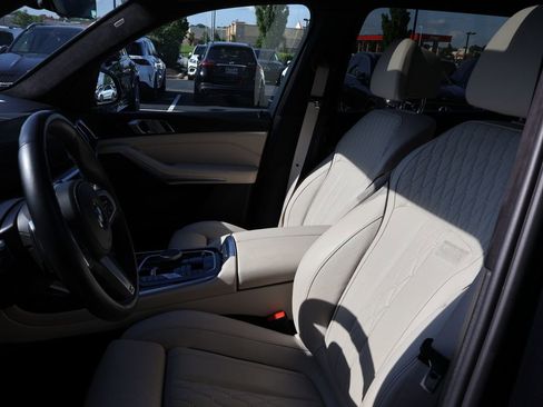 Used 2023 BMW X7 xDrive40i w/ M Sport Package AWD/4WD image 63