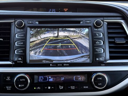 Used 2019 Toyota Highlander Limited image 30