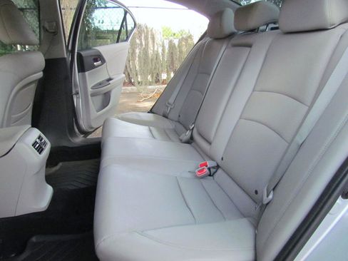 Used 2014 Honda Accord EX-L image 19