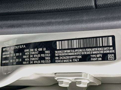 Used 2023 Jeep Renegade Latitude AWD/4WD image 12