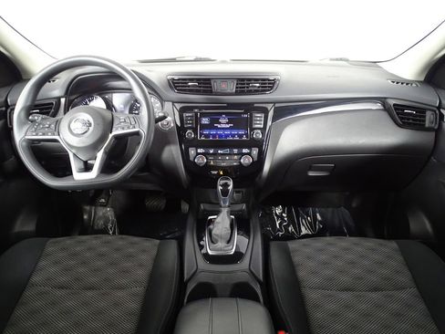 Used 2020 Nissan Rogue Sport SV image 30