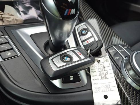 Used 2018 BMW M3 RWD image 21