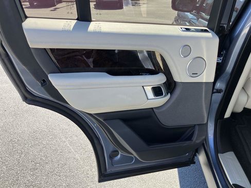 Used 2021 Land Rover Range Rover image 23