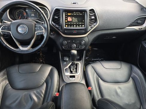Used 2017 Jeep Cherokee Limited AWD/4WD image 12