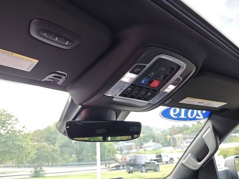 Used 2019 RAM 1500 Limited image 28