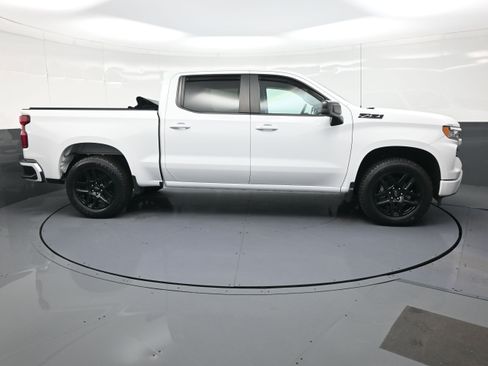 Used 2023 Chevrolet Silverado 1500 RST w/ Z71 Off-Road Package image 2