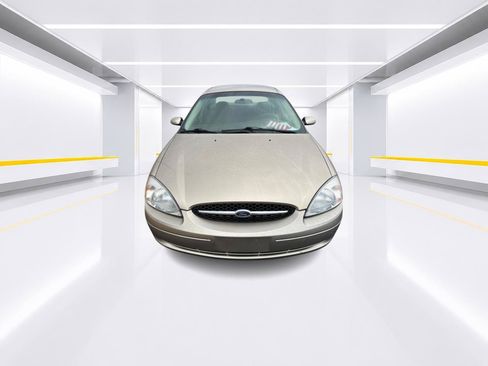 Used 2001 Ford Taurus SE FWD image 1