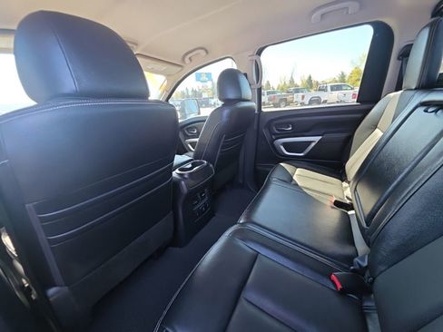 Used 2018 Nissan Titan PRO-4X AWD/4WD image 12