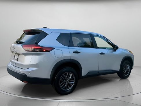 Used 2024 Nissan Rogue S FWD image 28