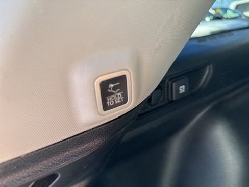 Certified 2023 Jeep Grand Cherokee Limited AWD/4WD image 15