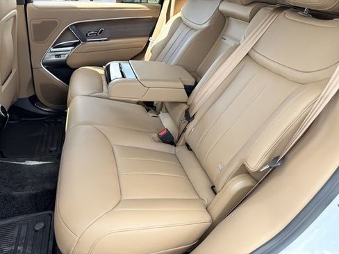 New 2026 Land Rover Range Rover SE image 16
