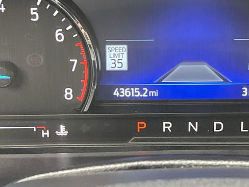 Used 2022 Ford Explorer XLT w/ XLT Sport Appearance Package image 19