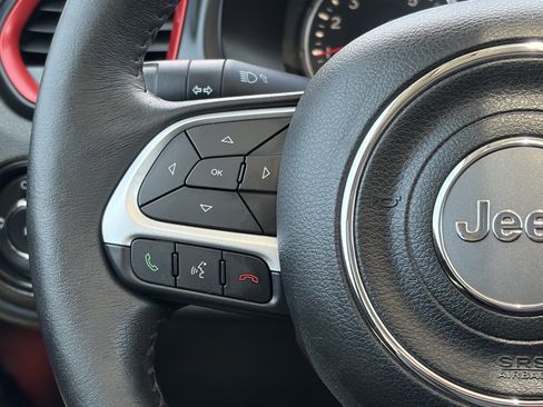 Used 2018 Jeep Renegade Trailhawk AWD/4WD image 17