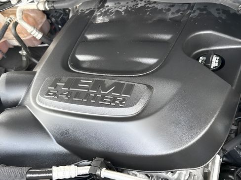 Used 2024 RAM 2500 Tradesman w/ Chrome Appearance Group AWD/4WD image 11