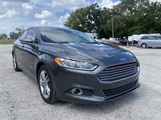 Used 2016 Ford Fusion SE image 1